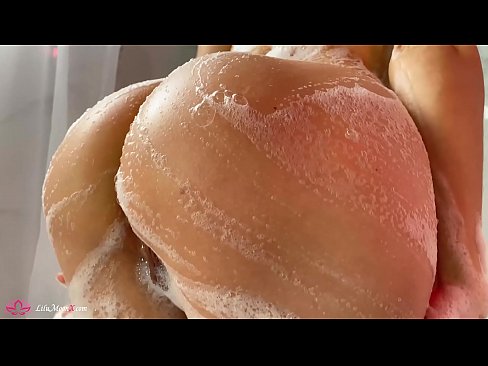 ❤️ UBrunette Ushaya Indlwabu I-Pussy nge-Vibrator ukuze I-Orgasm Eqinile Eshaweni Zokubhebhana kithi